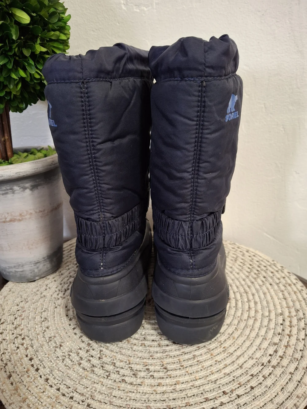 Sorel Navy and Light Blue Kids' Winter Snow Boots Size 5.